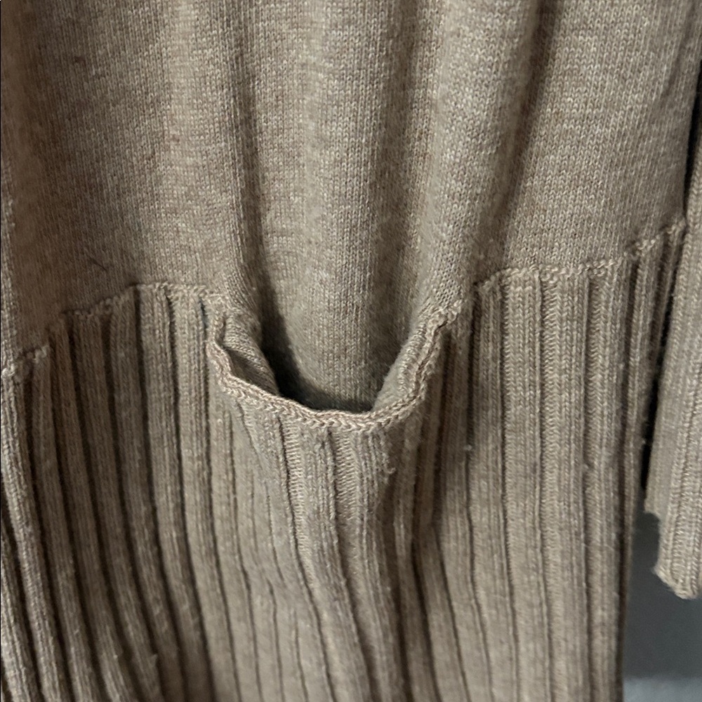 Banana Republic Women's Tan Cardigan - Picture 4 of 5